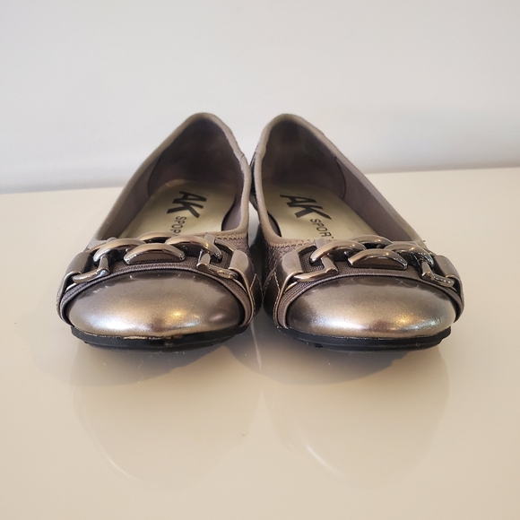 Anne Klein Ballet Flats in Size 6.5 - Picture 6 of 7